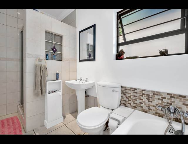 4 BEDROOM HOUSE FOR SALE IN GALLO MANOR